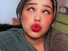 Shalyn - female webcam at xLoveCam