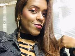 ShamanthaFire - female with brown hair webcam at xLoveCam