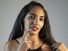 ShanelleCullen - female with black hair webcam at xLoveCam