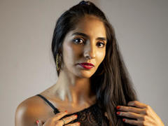 ShanelleCullen - female with black hair webcam at xLoveCam