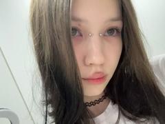 ShaniquaFairleigh - female with black hair webcam at xLoveCam