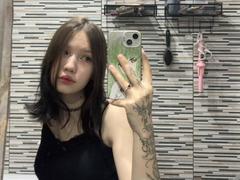 ShaniquaFairleigh - female with black hair webcam at xLoveCam