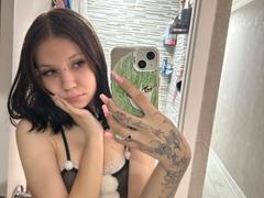ShaniquaFairleigh - female with black hair webcam at xLoveCam