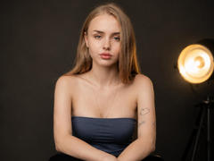 ShannanVasmadjides - blond female webcam at xLoveCam