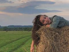 ShantaeTsuha - female with brown hair and  big tits webcam at xLoveCam