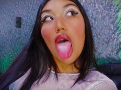SharaRous - female with black hair webcam at xLoveCam