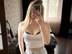 ShareGullage - female webcam at xLoveCam