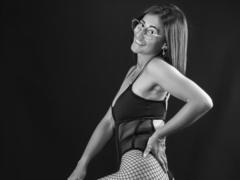 SharissWillian - female with black hair webcam at xLoveCam