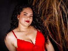 SharllotteQueen from xLoveCam