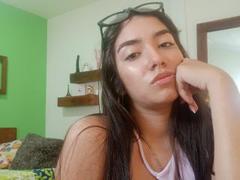 SharonKlart - female with black hair and  big tits webcam at LiveJasmin