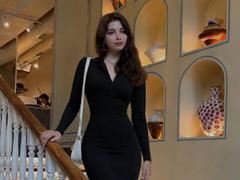 ShellieBessmer - female with brown hair webcam at xLoveCam