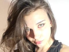 ShellieBessmer - female with brown hair webcam at xLoveCam