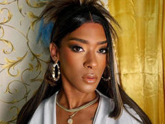 Shemalehexe-hot - female with black hair webcam at xLoveCam