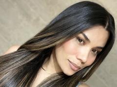 Sheyleeya - female with brown hair and  big tits webcam at xLoveCam