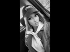 SHEZEL - blond female with  big tits webcam at LiveJasmin