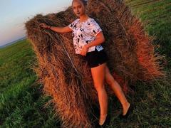 ShinnyTara - blond female with  big tits webcam at xLoveCam