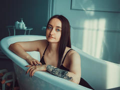 Shiroheby - female webcam at xLoveCam