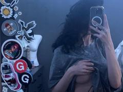 ShylaCatillo - female with black hair webcam at xLoveCam