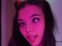 ShylaCatillo - female with black hair webcam at xLoveCam