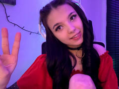 ShylaCatillo - female with black hair webcam at xLoveCam