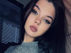 ShylaCatillo - female with black hair webcam at xLoveCam