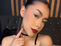 SiennaKlein - female with black hair webcam at LiveJasmin