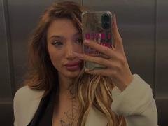 SiennaJayden - blond female with  big tits webcam at xLoveCam