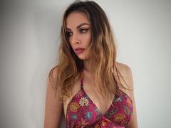 SiennaPearly - blond female webcam at xLoveCam