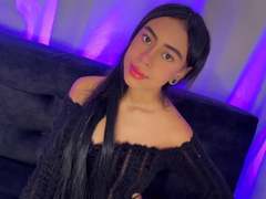 NicolleFerraro - female with black hair webcam at LiveJasmin