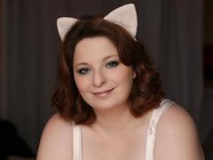 Silla-hot - female with brown hair webcam at xLoveCam