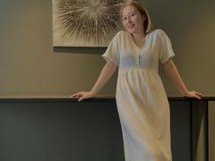 Sillitls - female with brown hair and  small tits webcam at xLoveCam