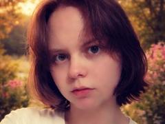 SilvaShute - female with black hair webcam at xLoveCam