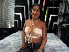 SilvanaNoir - female with black hair webcam at xLoveCam