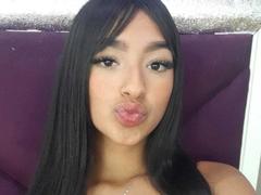 SilvanyWillians - female with brown hair and  small tits webcam at LiveJasmin