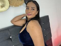 SilverLuna - female with black hair webcam at xLoveCam