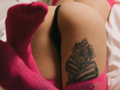 Simsibaby-hot - blond female webcam at xLoveCam