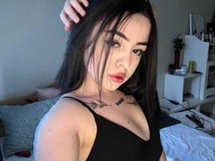 SinfulKitty - female with black hair and  big tits webcam at xLoveCam