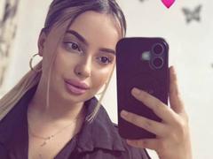 SinfullKitty from xLoveCam