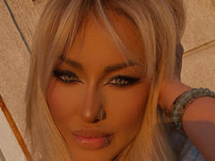 SinnersMuse - blond female webcam at xLoveCam