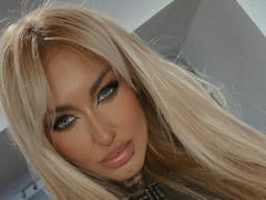 SinnersMuse - blond female webcam at xLoveCam