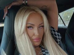 SinnersMuse - blond female webcam at xLoveCam