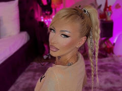 SinnersMuse - blond female webcam at xLoveCam