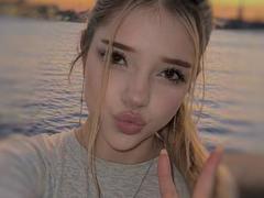 SiobhanSvancara from xLoveCam