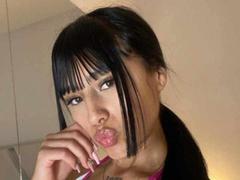 SkarlettAry - female with brown hair webcam at xLoveCam