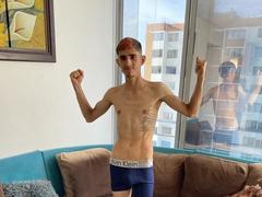 SkinnyAngie - couple webcam at xLoveCam