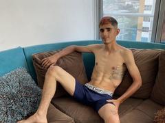 SkinnyAngie - couple webcam at xLoveCam