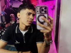 SkinnyCuteAlyer - male webcam at xLoveCam
