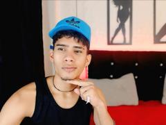 SkinnyCuteAlyer - male webcam at xLoveCam
