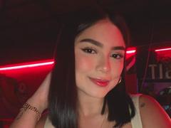 Skybrownn_ - female with black hair and  big tits webcam at ImLive