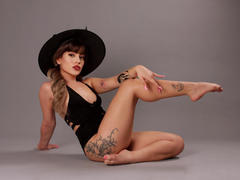 SkyCyrus - blond female with  small tits webcam at xLoveCam